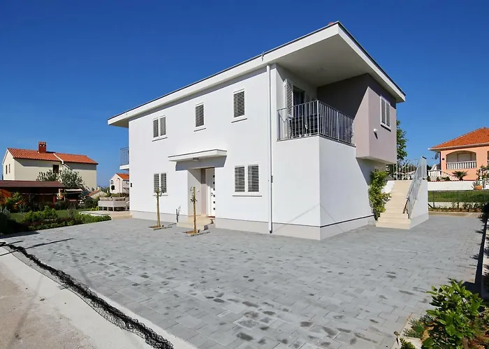 Valadar Apartments