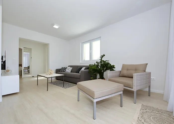 Valadar Apartments